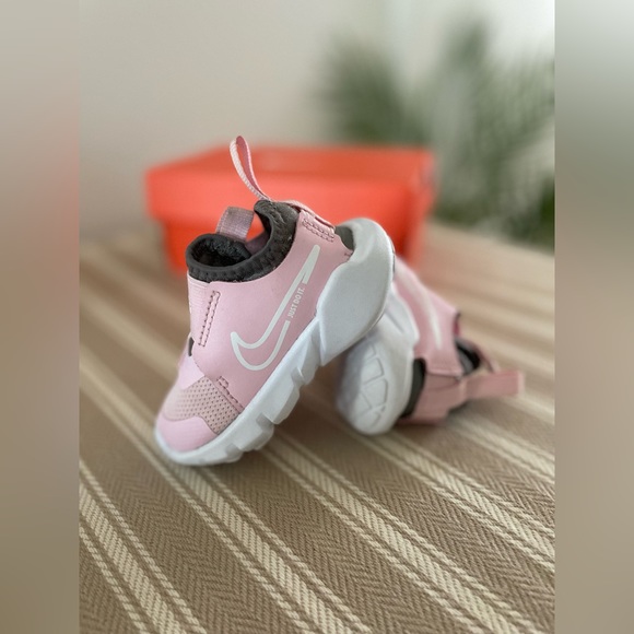 Nike Other - Nike Flex Runner 2 (3C)